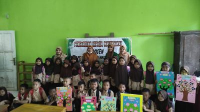 Dosen dan Mahasiswa PGMI Lakukan Pengabdian Kepada Masyarakat  dengan Media Pohon Literasi