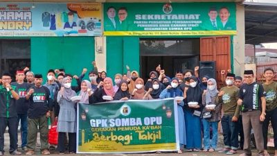 PAC Gerakan Pemuda Ka’bah Berbagi Takjil di Somba Opu Kabupaten Gowa