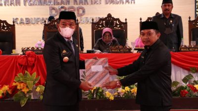 Andi Utta Terima Rekomendasi DPRD Terkait Pembahasan LKPJ Bupati 2021