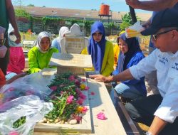 Andi Utta Ziarahi Makam Adiknya Andi Uchu di Macanda