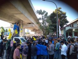 PMII Cabang Makassar Respon Isu Kenaikan BBM, Gelar Demonstrasi di Kantor DPRD Kota Makassar